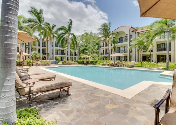 Walkable Coco Beach Condo W/ Balcony, Pool